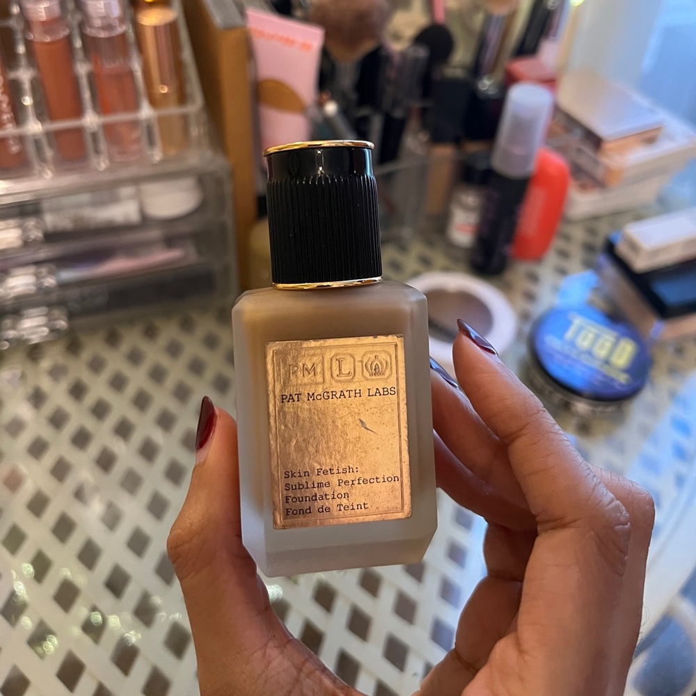 Pat McGrath skin fetish sublime foundation in shade medium 21